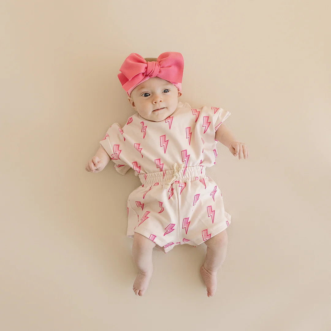 Short set pink bolt